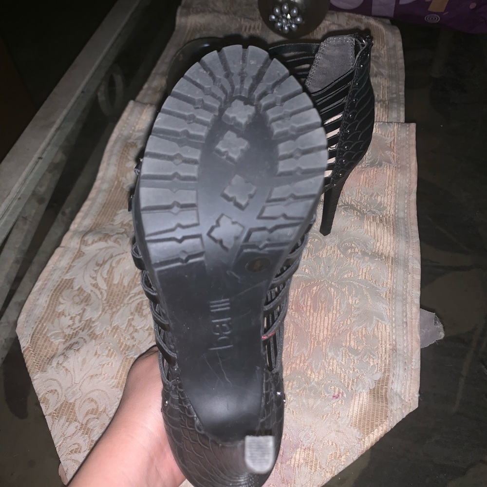 Shoes - Picture 6 of 6